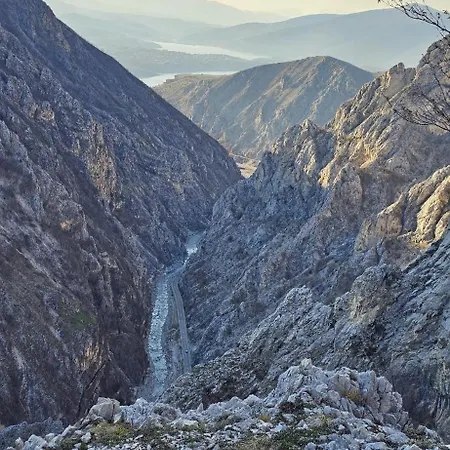 Bujtina Alpine Vanat Bele