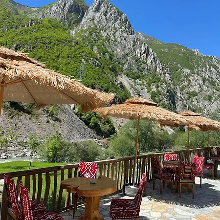 Bujtina Alpine Vanat Hotel