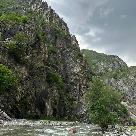Bujtina Alpine Vanat