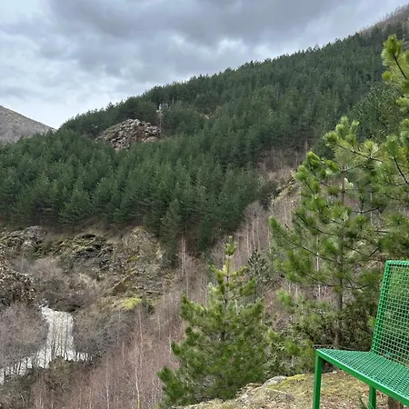 Bujtina Alpine Vanat Hotel