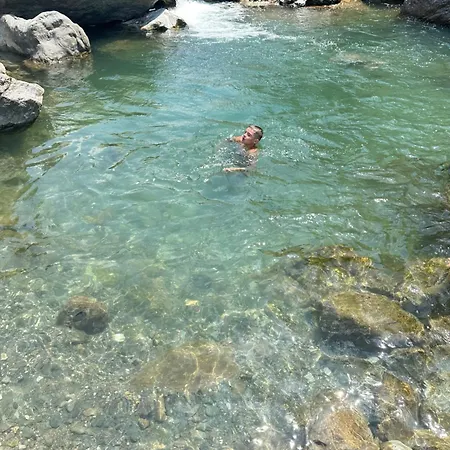 Bujtina Alpine Vanat Hotel *